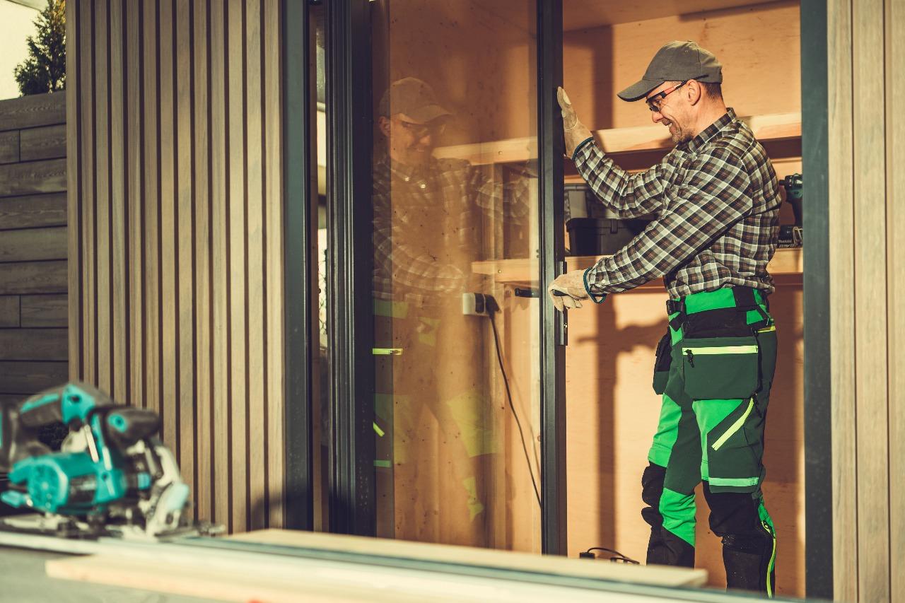 How to Fix a Pocket Door in Palm Beach